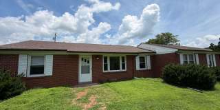 Country Rental on Approximately 1.9 Acres With 4 Bedrooms! Gallery 1