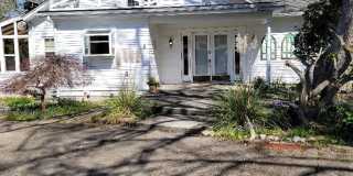 Beautiful Craftsman-style 3 bedroom, 2 bath home (1632 sq ft)  near Lake Steilacoom PLUS studio cottage (500 sq ft) Gallery 1