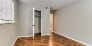 Cute Duplex + Heart of OKC Gallery 14
