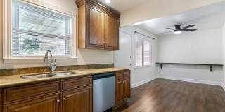 312 WESTMEADE Drive Gallery 6