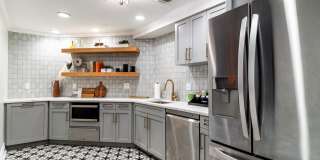 Sofi at Salem Station Gallery 18