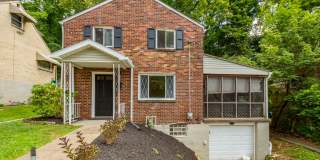 AVAILABLE SEPT 1ST!! GORGEOUS 2 BEDROOM IN PENN HILLS!! Gallery 1