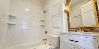 325 W 6th Street unit: 1 Gallery 14