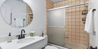 2 Bedroom Condo for Rent in Redding CA | Pool, Spa, Fireplace, Balcony Gallery 29