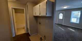 Pet Friendly, no weight/breed restrictions! Detached Garage! Gallery 4