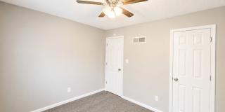 Spacious Split-Level Duplex in Independence! Spacious Split-Level Duplex in Independence! Gallery 9