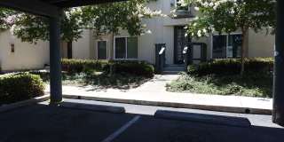 Lovely 2 bedroom townhouse Gallery 4