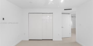 101 Ocean Lane Dr Gallery 18
