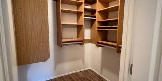 2 Bedroom Condo in Lake Oswego Gallery 15