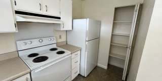 Mililani Terrace - 1 bedroom, AC, Ground Floor end unit with 1 parking Gallery 7