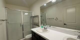 five bedrooms and three and a half bathrooms home in Fresno, CA Gallery 20