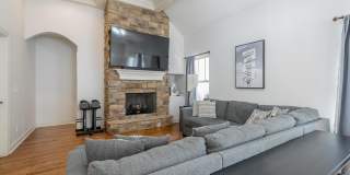 1857 Holly Oak Lane Gallery 21