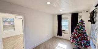 Spacious and Remodeled 2 bed 1 bath with parking!!! Gallery 1