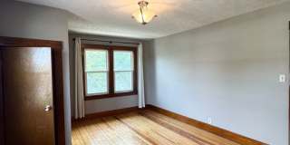 Beautiful 5 Bedroom Home! Gallery 21