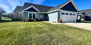 Fully Furnished 3-Bed House in Cedar Falls Gallery 1