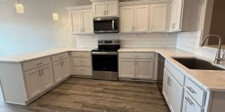 Spacious 2 bed/2.5 bath daylight Townhome in SE Lincoln Gallery 1