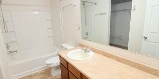 Now Showing: 4 Bedroom / 2.5 Bath located at 1723 Elijah Blue Dr. in Greenwood, IN. Gallery 19