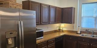 End Unit Townhome! Gallery 7