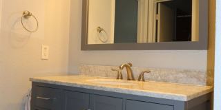Wesdgewood West Campus - 1BD / !BA - 10 Ft Ceilings - Nodern Appliances - Gated - W/D -  $1200 Gallery 11