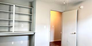2213 Hanover St Gallery 12