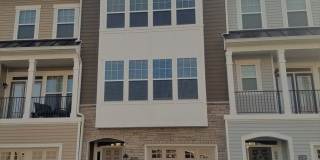 Gorgeous 3 story townhome in West End Henrico with loads of upgrades! Gallery 1