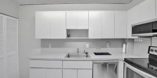 1401 South Ocean Boulevard Gallery 27