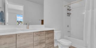 Stunning 3-bedroom, 4-bathroom townhouse! Gallery 17