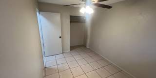 ** FOR RENT 2/1 READY FOR A LONG TERM TENANT -- FORT MYERS -- PET FRIENDLY ** Gallery 6