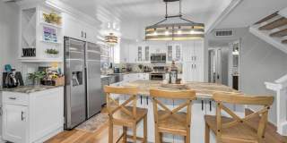 110 CARLYLE CIRCLE Gallery 17