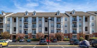 21216 MCFADDEN Square Gallery 1