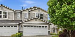 3Bd/2.5Ba Edmonds Townhome Gallery 1