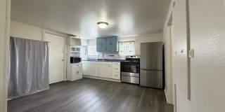 2 Bedroom House with Large Yard Gallery 5