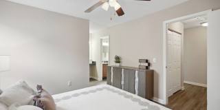 Lake Forest Gallery 13