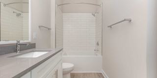 Middle Sound West Apartments Gallery 78