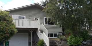 Spacious 4 Bedroom in Beacon Hill! Lots of Updates, Perfect Location! Spacious 4 Bedroom in Beacon Hill! Lots of Updates, Perfect Location! Gallery 1