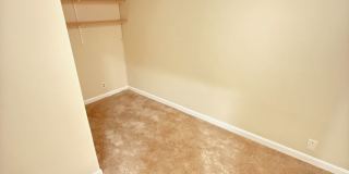 2 Level, 2 Bedroom Hidden Gem in Dupont! Gallery 6