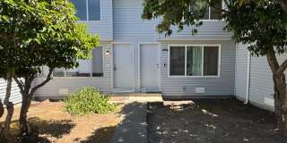 REMODELED 2 BEDROOM TOWNHOME Gallery 1