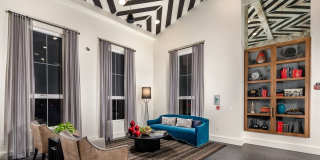 Azara Gallery 21