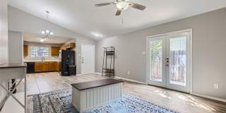Charming 3/2/2 with Private Fenced Backyard! Gallery 8