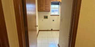 4 Bed, 2.5 Bath Brick home with 2 car garage Gallery 7