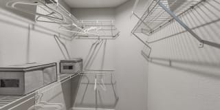 Alister Galleria Gallery 13