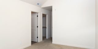 2BD 2.5BA + Bonus Room/Den/Office Townhouse w/Garage + AC + Washer/Dryer Included Gallery 10
