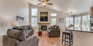 FULLY FURNISHED Sparks home with all utilities included and flexible lease options Gallery 12
