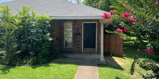 3 Bed 2 Bath Duplex Gallery 1