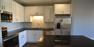 3833 N Broadway Gallery 5