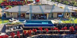 4 bedroom 3.5 bathroom home with pool Gallery 1