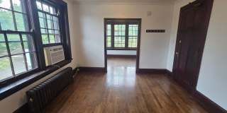 2 Bedroom, 1 Bathroom in Historical Woodland Avenue building! Gallery 14