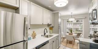 Beautifully Renovated 1 & 2 Bedroom Apartments in Lynnwood! Gallery 21