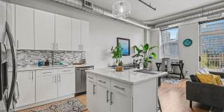 950 W Monroe Street Gallery 10