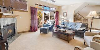Beautiful townhome, ski shuttle, views, utilities included, pets negotiable, winter lease! Take a look quick! Beautiful townhome, ski shuttle, views, utilities included, pets negotiable, winter lease! Take a look quick! Gallery 3